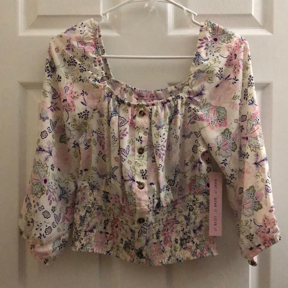 NWT Women’s Summer Light Crop Top in Pretty Design in Medium M